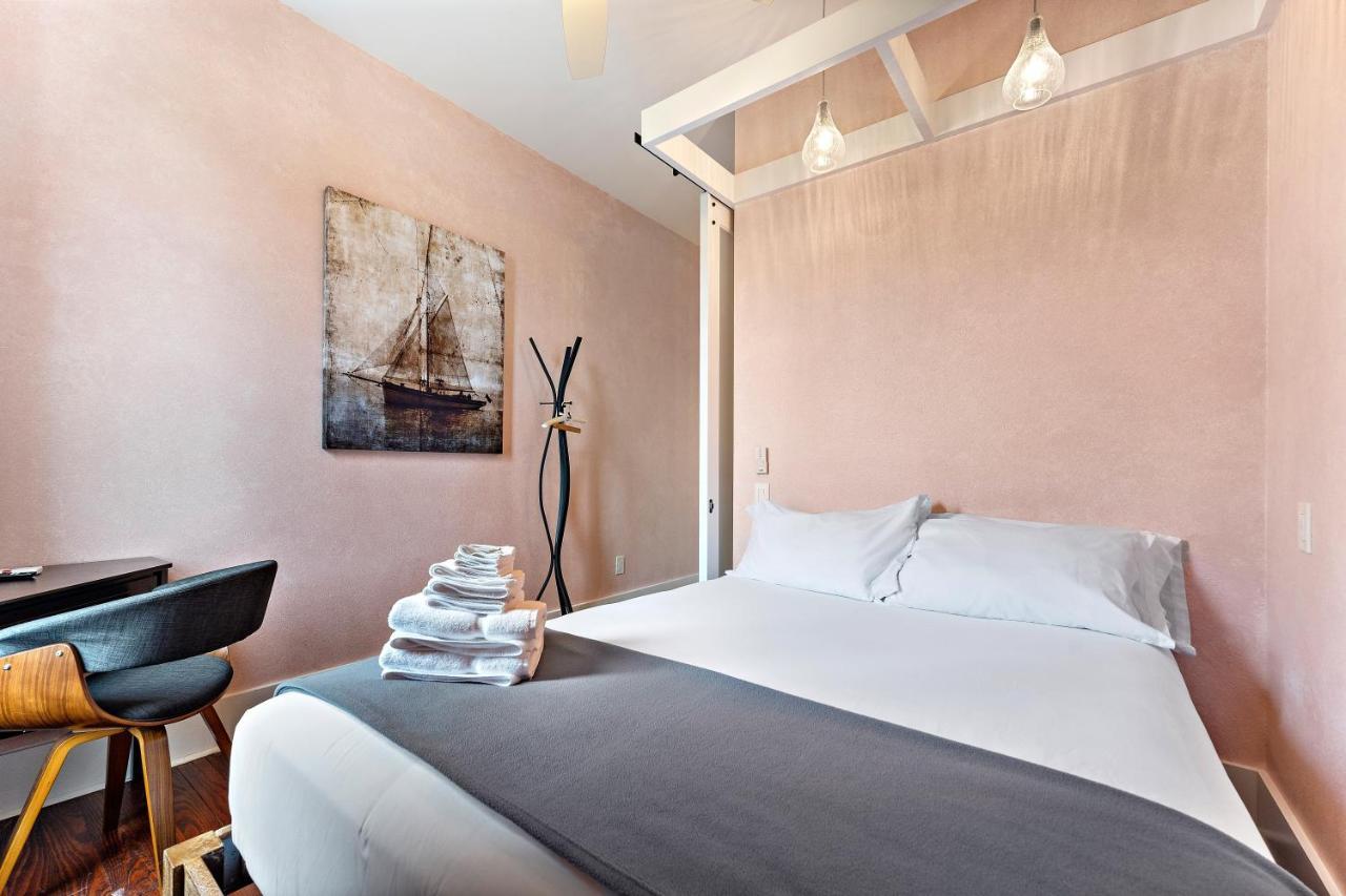 Domum De Vence Hotel Galveston Exterior photo