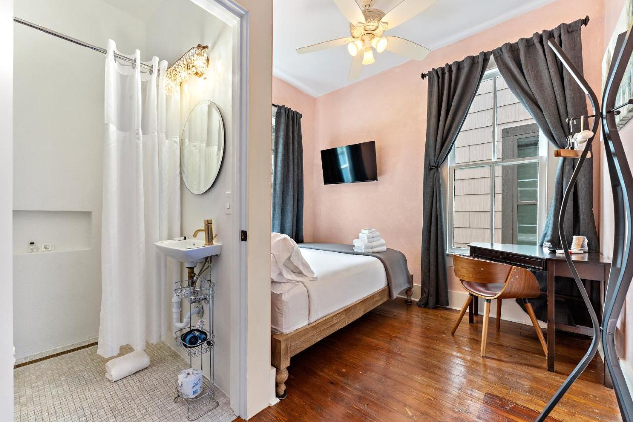 Domum De Vence Hotel Galveston Exterior photo