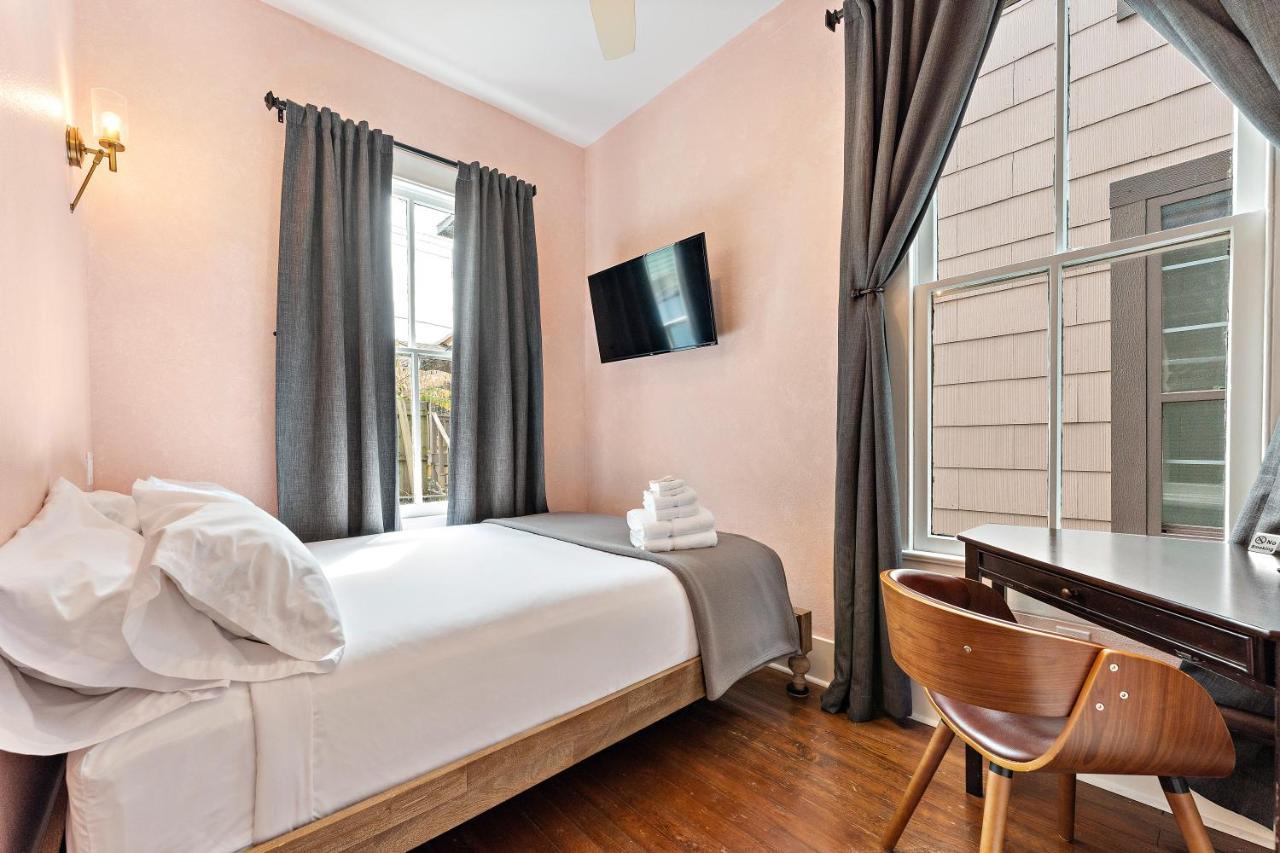 Domum De Vence Hotel Galveston Exterior photo